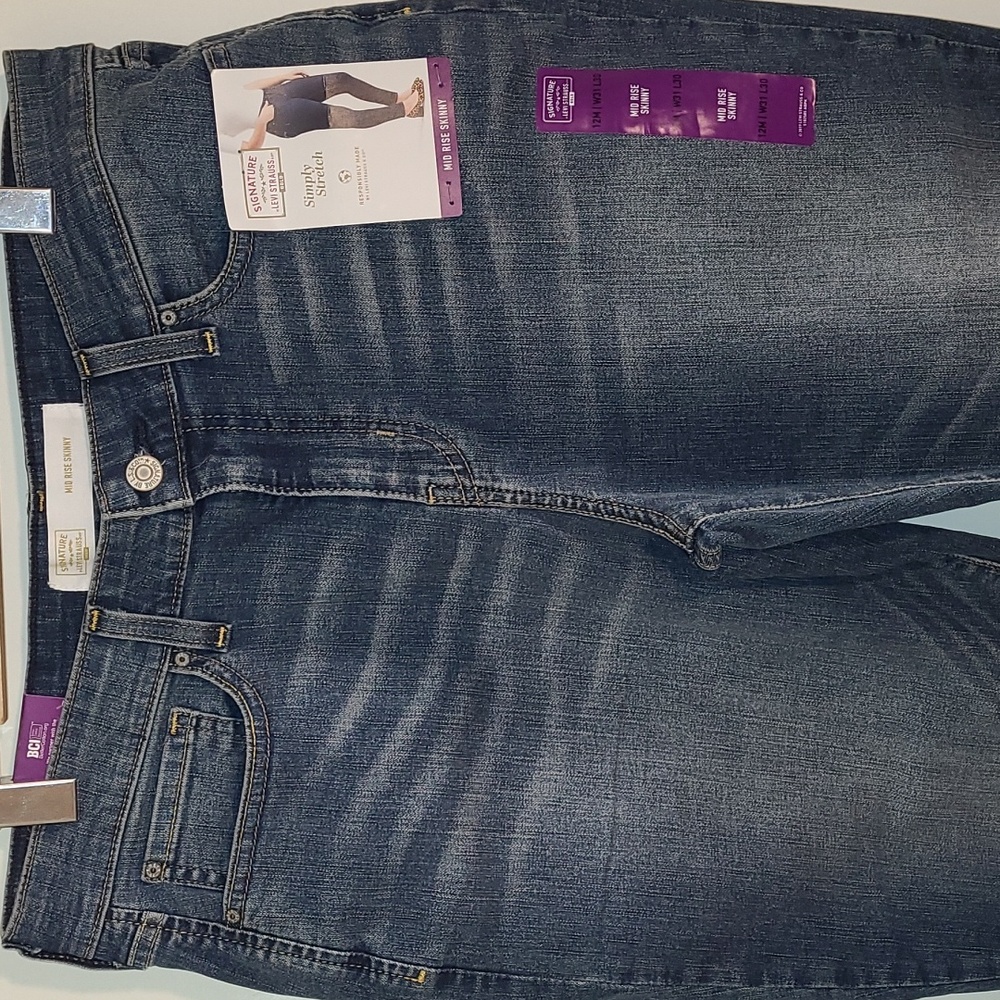 Levi Strauss Mid Rise Skinny Jeans